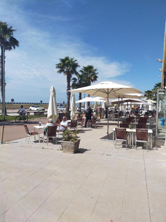 Apartamento Para 5 Personas Frente Al Mar Con Piscina Y Parking Cubelles Exteriör bild